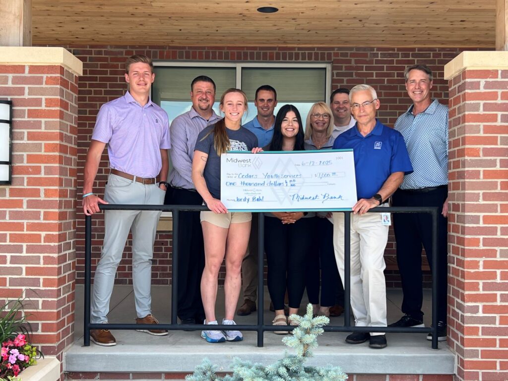 Jordy Bahl check presentation to CEDARS in Lincoln, Nebraska
